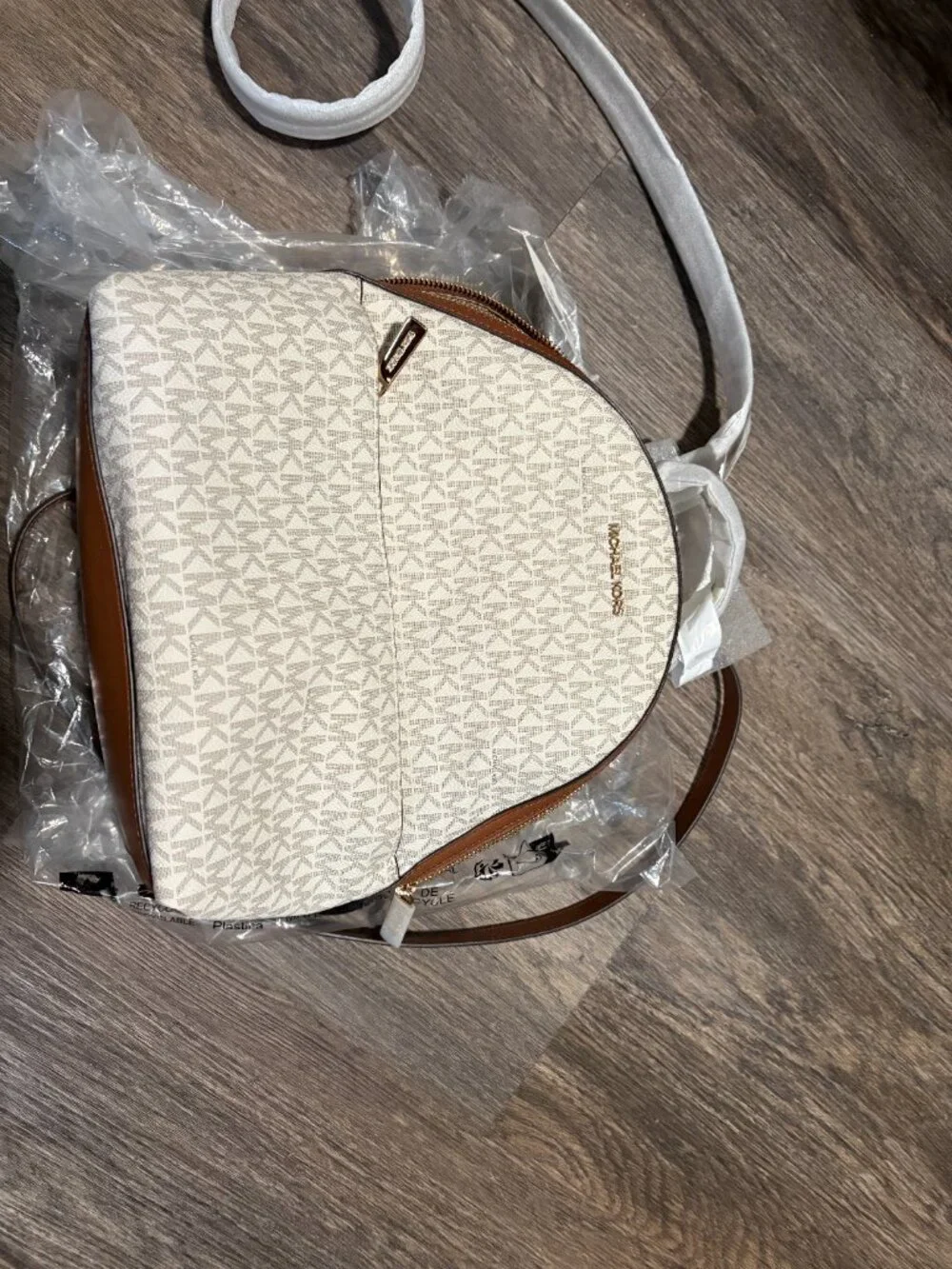 Michael Kors Shelia  MD Front Pocket Vanilla Logo Backpack Purse NEW